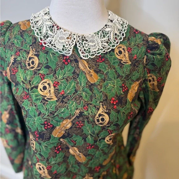 Vintage Handmade Floral Dress with Lace Collar Cottagecore Feminine Size 10/12 - Picture 2 of 14